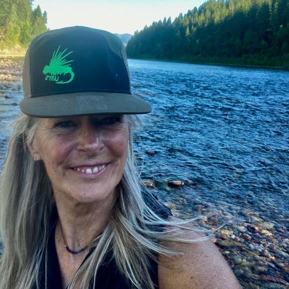 Meet your Posher, Cynthia - Picture 1 of 1